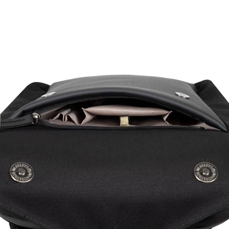 RIVACASE 8521 Black 13.3"